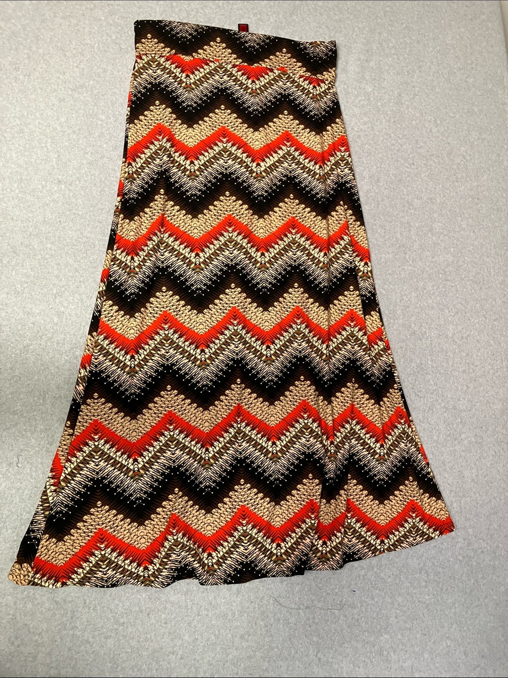 Hot Kiss Chevron A-Line Skirt in Black, Red, and Tan - Picture 7 of 8